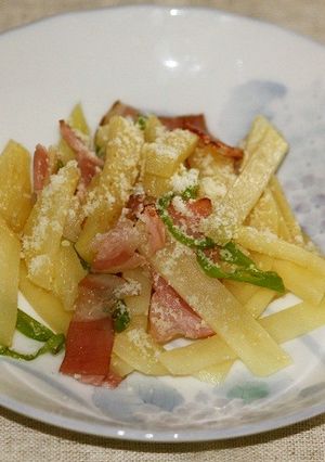じゃが芋とベーコンに粉チーズかけ-レシピのメイン写真