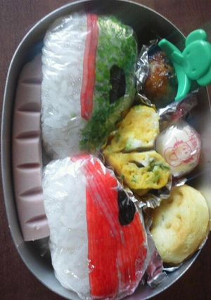 はやぶさ&スーパーこまち連結簡単キャラ弁-レシピのメイン写真