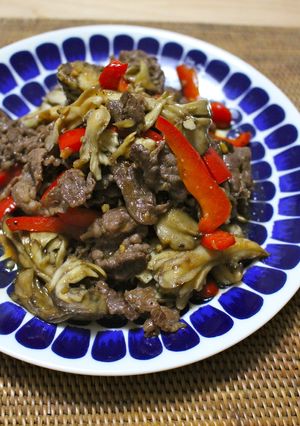牛肉と舞茸、パプリカのオイスター炒め-レシピのメイン写真