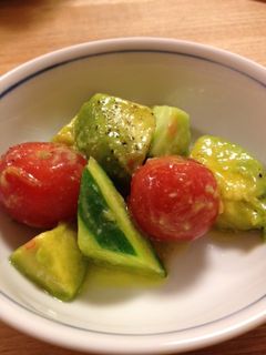 アボカドとプチトマトときゅうりのサラダ-レシピのメイン写真