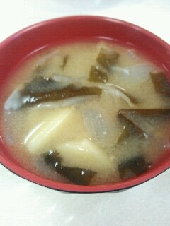 母の味を真似したジャガイモ入り味噌汁-レシピのメイン写真