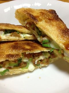 さけるチーズ★油揚げと納豆チーズの挟み焼-レシピのメイン写真