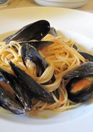 ７月今が旬　ムール貝のトマトソースパスタ-レシピのメイン写真