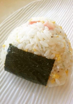 おにぎり：ベーコンエッグ（ピラフ風）-レシピのメイン写真