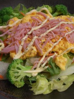 スクランブルエッグのせサラダ-レシピのメイン写真
