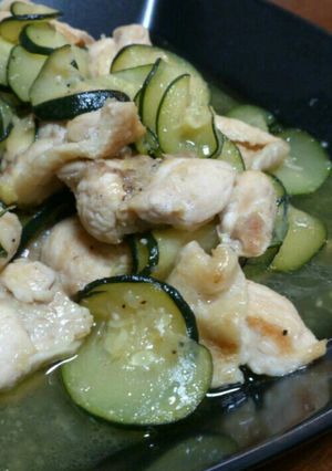 鶏肉とズッキーニの塩ダレ炒め-レシピのメイン写真