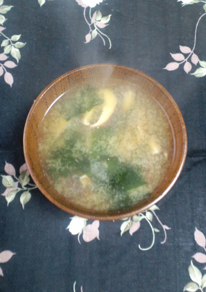 生椎茸とわかめの味噌汁-レシピのメイン写真
