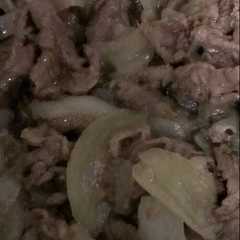 รูปของ めんつゆで簡単美味牛丼
