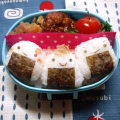 รูปของ お弁当に簡単☆丸・三角・四角なおにぎり君