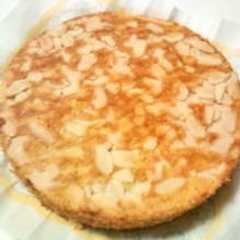 รูปของ 生クリームで♥簡単すぎるアーモンドケーキ