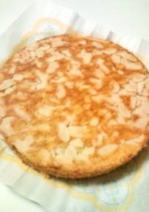 生クリームで♥簡単すぎるアーモンドケーキ-レシピのメイン写真