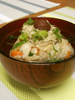 味ごはんでリメイク☆おにぎり茶漬け-レシピのメイン写真