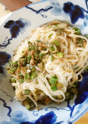 ピリ辛汁なしうどん-レシピのメイン写真