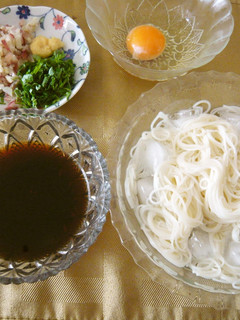 薬味たっぷりで食べる、卵そうめん-レシピのメイン写真