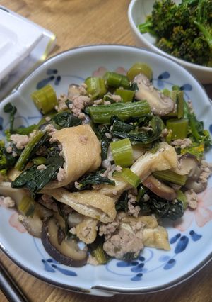 小松菜ひき肉油揚げしいたけの煮物-レシピのメイン写真