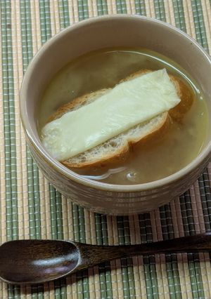 冷凍玉ねぎで!煮込まないオニグラスープ-レシピのメイン写真
