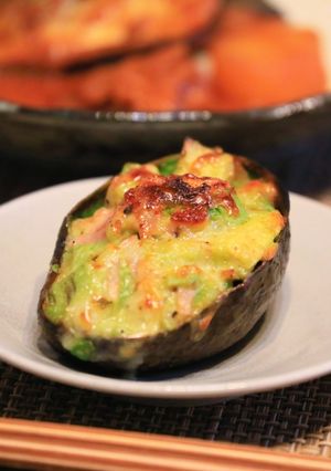 ＊お手軽、アボカドとベーコンのチーズ焼き-レシピのメイン写真