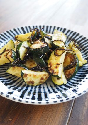 《副菜②》ズッキーニの塩昆布和え-レシピのメイン写真