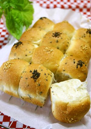 トリプル⁂胡麻ちぎりパン-レシピのメイン写真