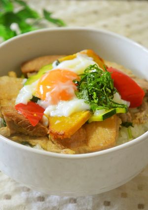 [シェフとコラボ]塩豚と野菜のスタミナ丼-レシピのメイン写真
