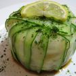 アボガドの漬けと茹で海老、貝柱の胡瓜包み