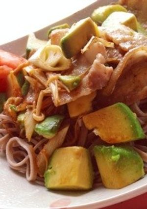 トロうまっ♪アボ豚蕎麦-レシピのメイン写真