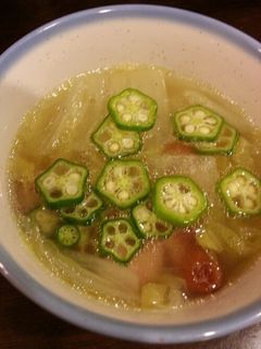 白菜とウインナーとオクラのスープ-レシピのメイン写真