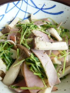 豆苗とキノコのにんにくバター炒め-レシピのメイン写真