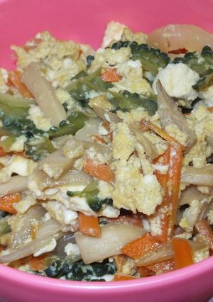 野菜と豆腐も一緒に炒めたゴーヤチャンプル-レシピのメイン写真