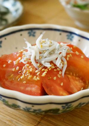 簡単☆冷やしトマトのじゃこ胡麻添え-レシピのメイン写真