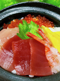 簡単♪ 刺身盛り合わせで海鮮丼-レシピのメイン写真
