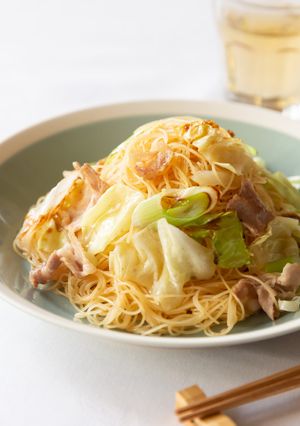 豚ばらとキャベツの♪シンプルな焼ビーフン-レシピのメイン写真