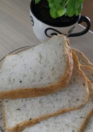 朝から幸せ～☆黒ゴマと白ゴマの米粉パン-レシピのメイン写真