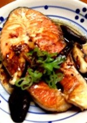 サーモンとしいたけのバター焼き(^-^)-レシピのメイン写真