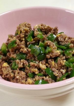 簡単!ピーマンとひき肉の甘辛卵とじ。-レシピのメイン写真