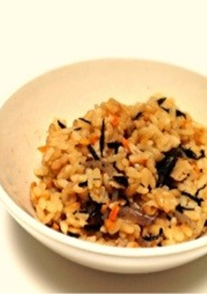 めんつゆで♪ひじきの炊き込みご飯-レシピのメイン写真