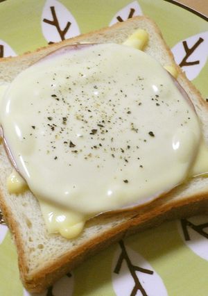 ぴりっと☆ハムマヨチーズトースト-レシピのメイン写真