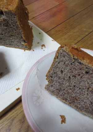 全卵使用の黒米粉とくるみのシフォンケーキ-レシピのメイン写真