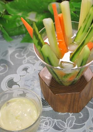 バーニャカウダ風ディップで野菜スティック-レシピのメイン写真