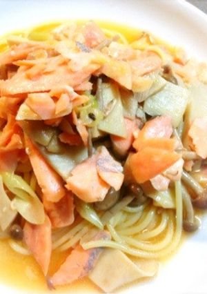 鮭ときのこのガーリックバター醤油パスタ-レシピのメイン写真