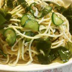 รูปของ 湘南しらすと夏野菜のさっぱり梅風味パスタ