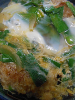 コロッケ入りニラ玉子丼-レシピのメイン写真