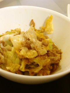 お昼ごはん:ツナキャベツ焼肉玉子とじ丼-レシピのメイン写真
