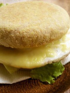 ベーコンチーズエッグマフィン-レシピのメイン写真