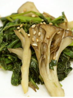 モロヘイヤと舞茸のゴマ醤油炒め-レシピのメイン写真