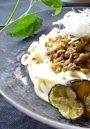 豚ひき肉となすのエスニック風うどん-レシピのメイン写真
