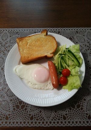白身が焦げない目玉焼き　ウィンナー添え♫-レシピのメイン写真