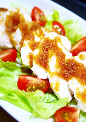 夏にさっぱり☆鶏むね肉冷しゃぶのたれがけ-レシピのメイン写真