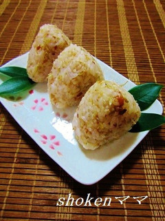 サッパリ美味しい梅ジャコおかかおにぎり♪-レシピのメイン写真