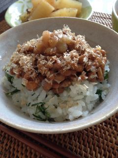 夏はさっぱり♥ 梅シソ納豆ごはん-レシピのメイン写真